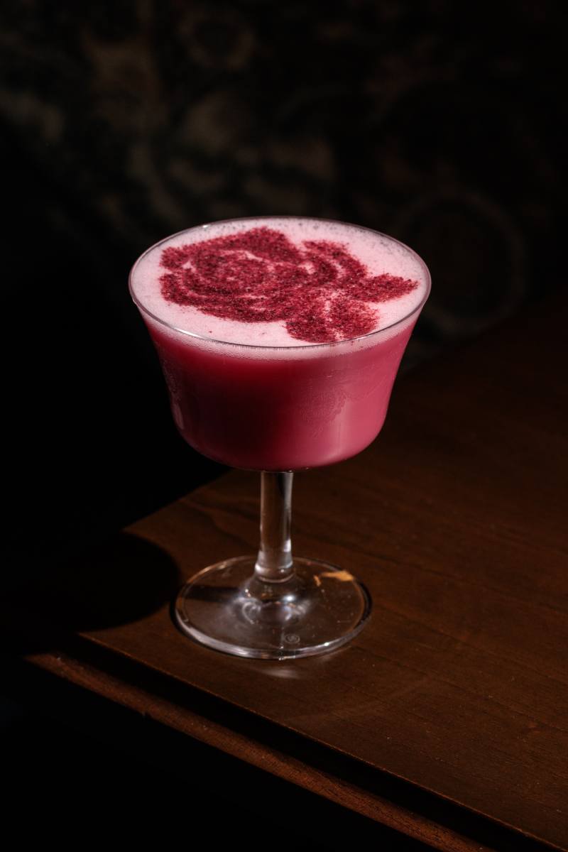 sipping-through-stories-the-legendary-cocktails-of-sofitel-legend